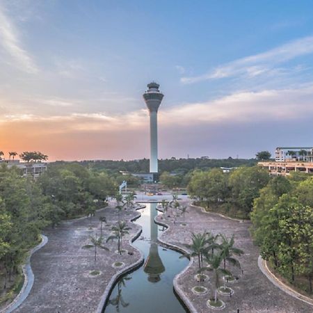 Klia Lili Residensi 5 Plus 2 Pax With Splendid Pool Нілай Екстер'єр фото