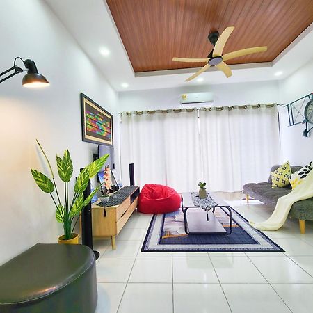 Klia Lili Residensi 5 Plus 2 Pax With Splendid Pool Нілай Екстер'єр фото