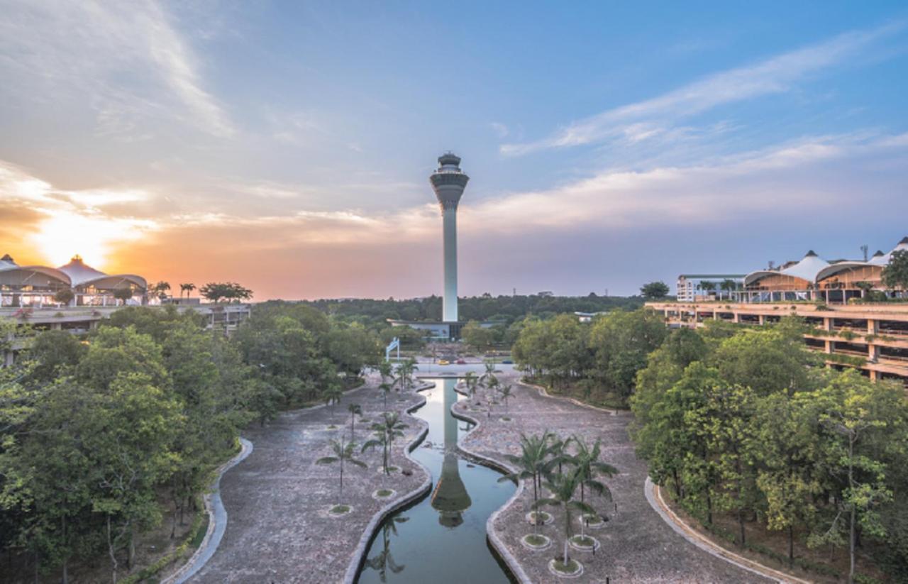 Klia Lili Residensi 5 Plus 2 Pax With Splendid Pool Нілай Екстер'єр фото