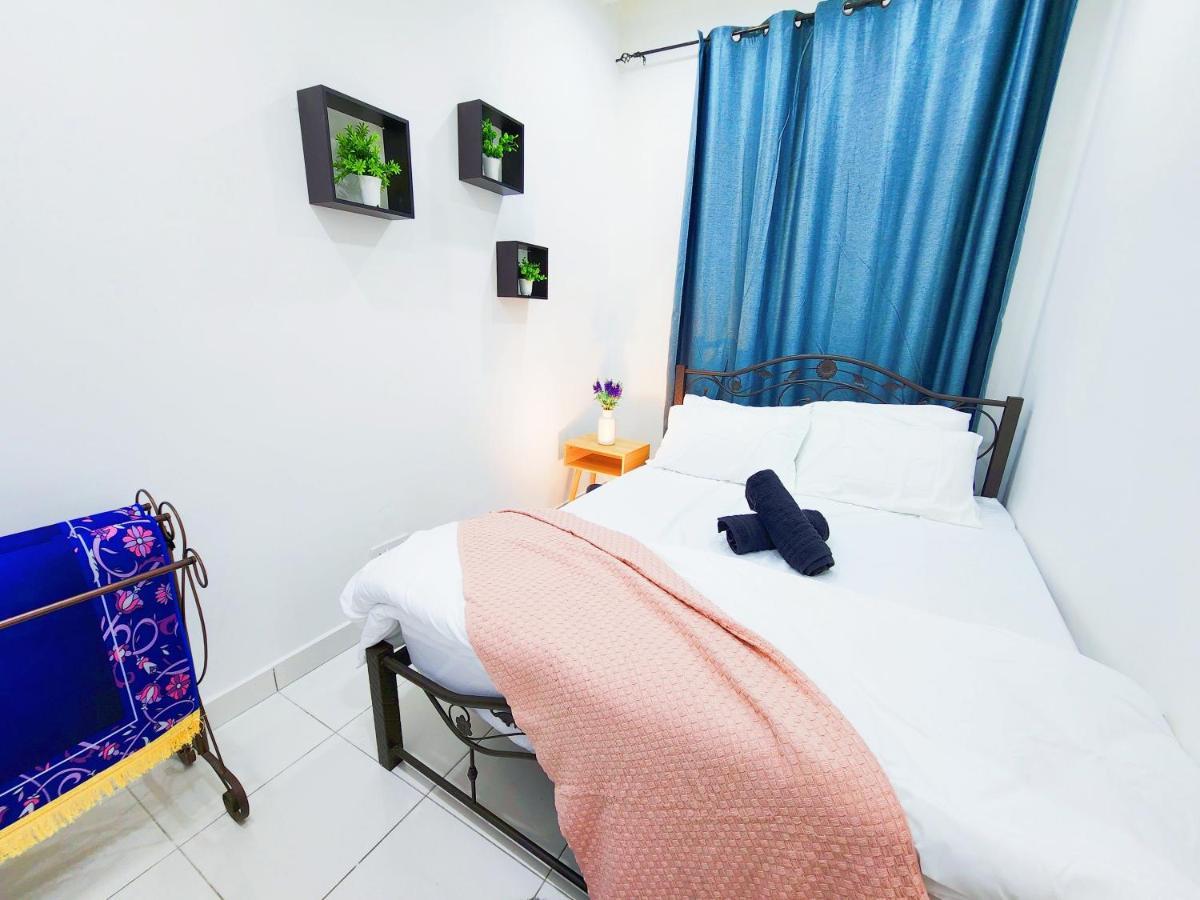 Klia Lili Residensi 5 Plus 2 Pax With Splendid Pool Нілай Екстер'єр фото