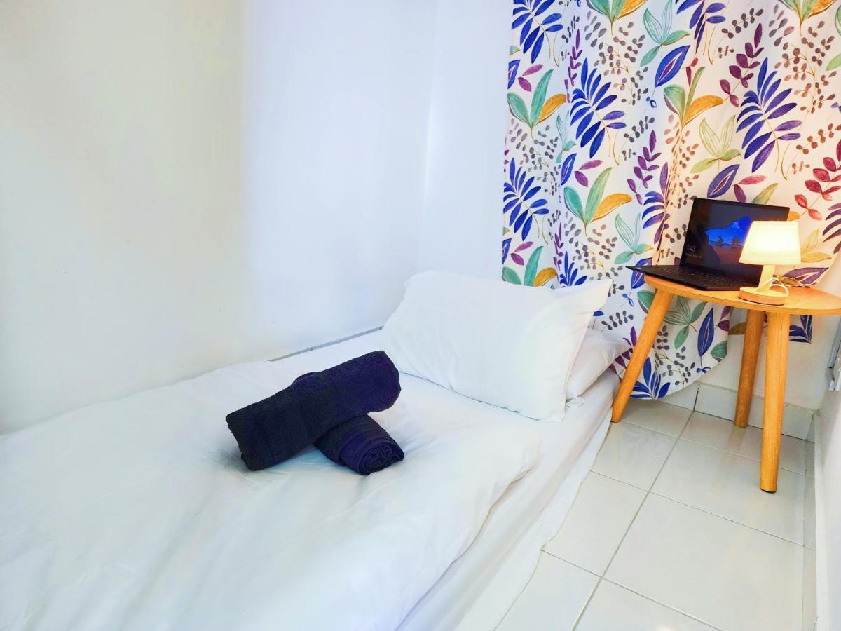 Klia Lili Residensi 5 Plus 2 Pax With Splendid Pool Нілай Екстер'єр фото
