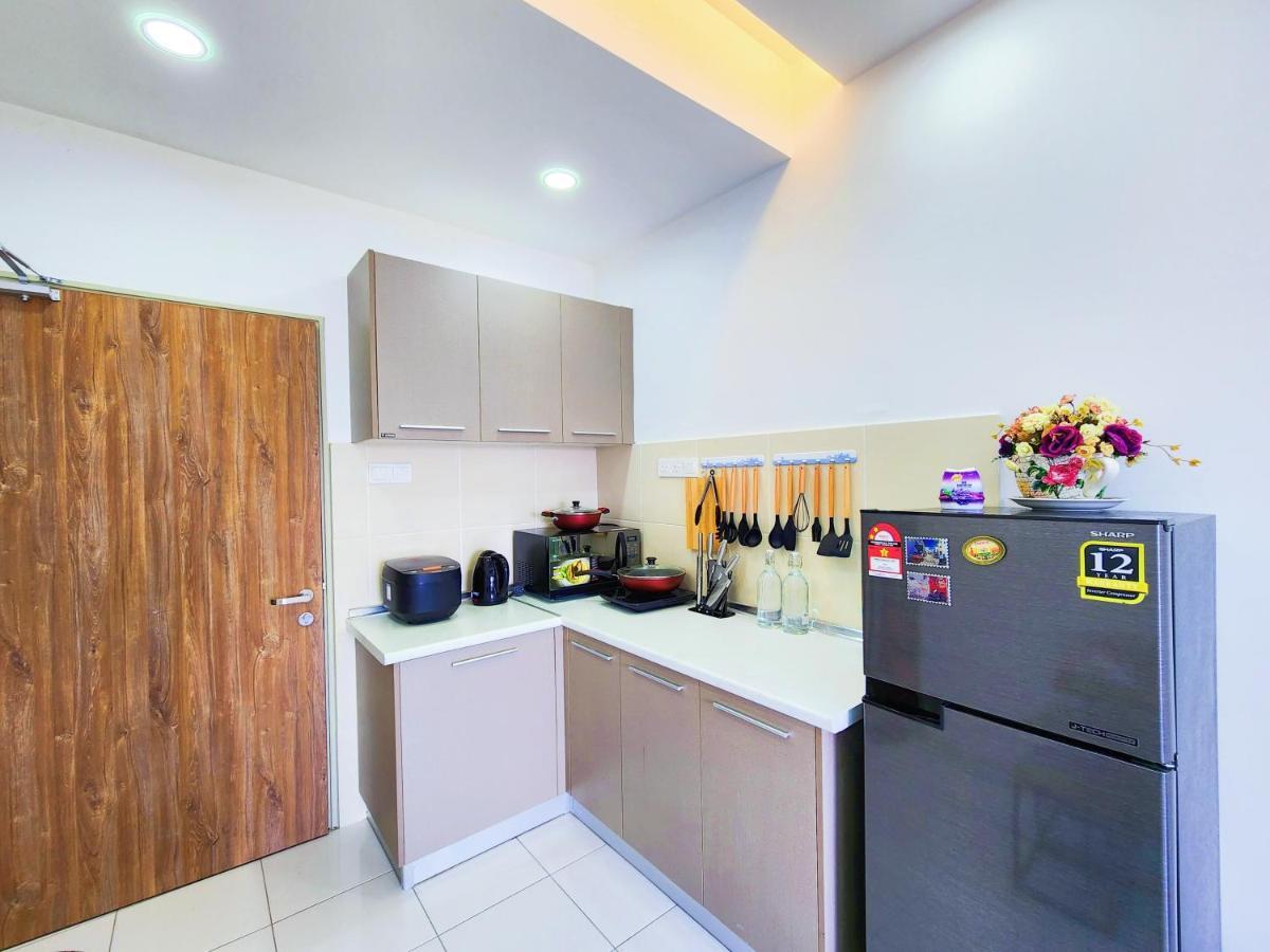 Klia Lili Residensi 5 Plus 2 Pax With Splendid Pool Нілай Екстер'єр фото