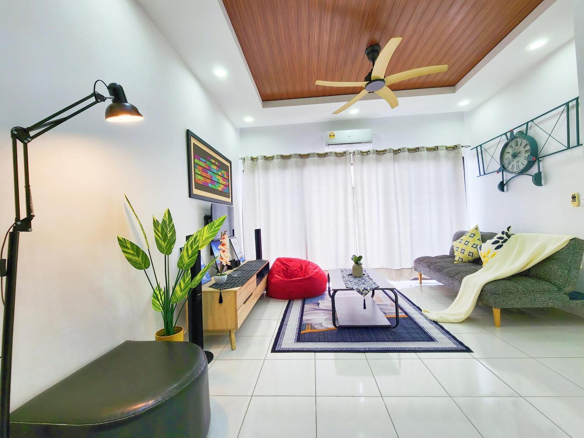 Klia Lili Residensi 5 Plus 2 Pax With Splendid Pool Нілай Екстер'єр фото
